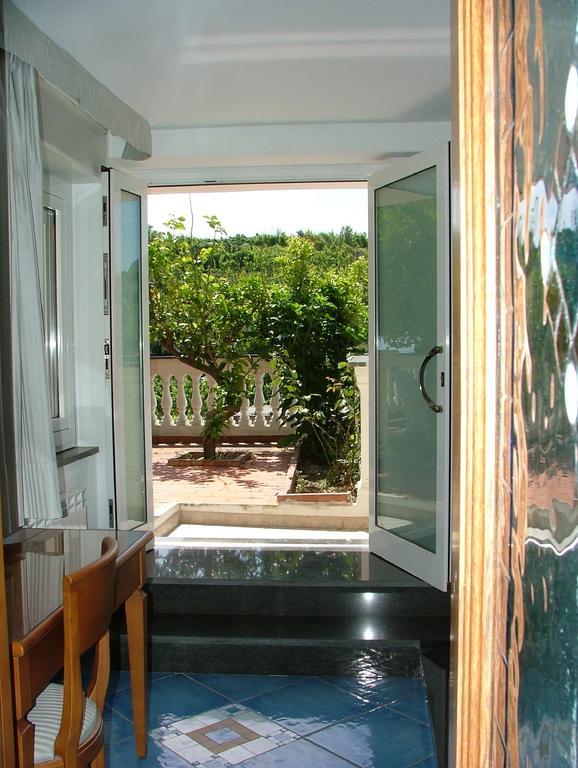 Villa Rosalia Barano dʼIschia Pokoj fotografie