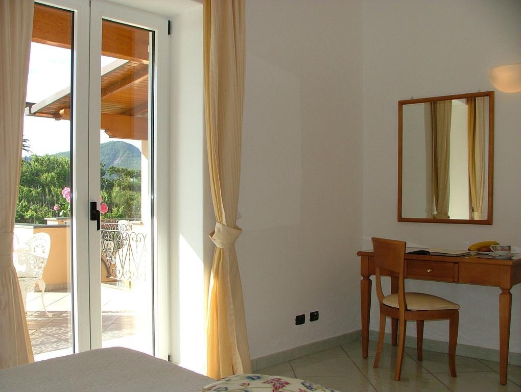 Villa Rosalia Barano dʼIschia Pokoj fotografie